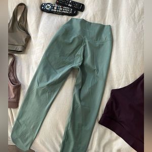 Paragon leggings aloe green